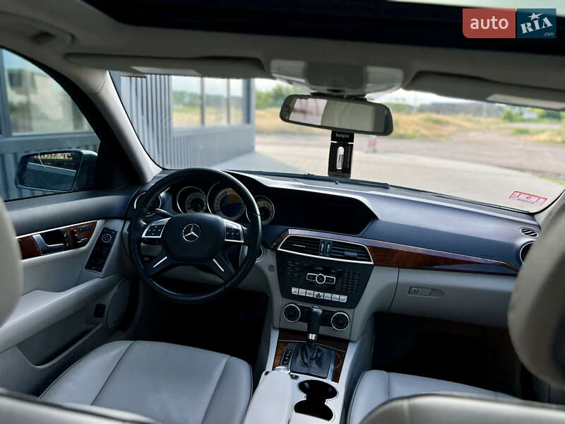 Седан Mercedes-Benz C-Class 2011 в Черкассах