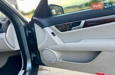 Седан Mercedes-Benz C-Class 2011 в 