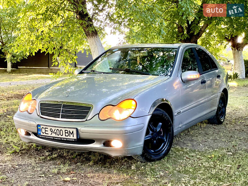 Седан Mercedes-Benz C-Class 2002 в Чернівцях