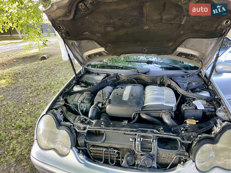 Седан Mercedes-Benz C-Class 2002 в Чернівцях