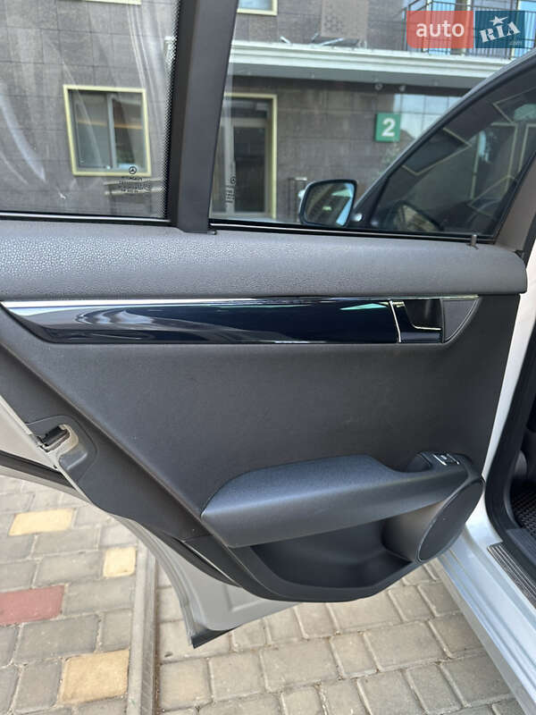 Седан Mercedes-Benz C-Class 2007 в Одессе