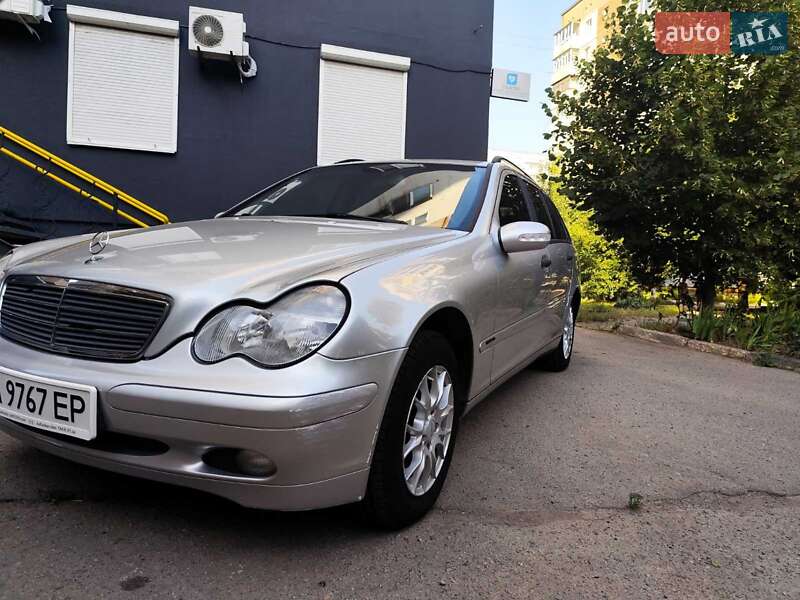 Універсал Mercedes-Benz C-Class 2003 в Кропивницькому