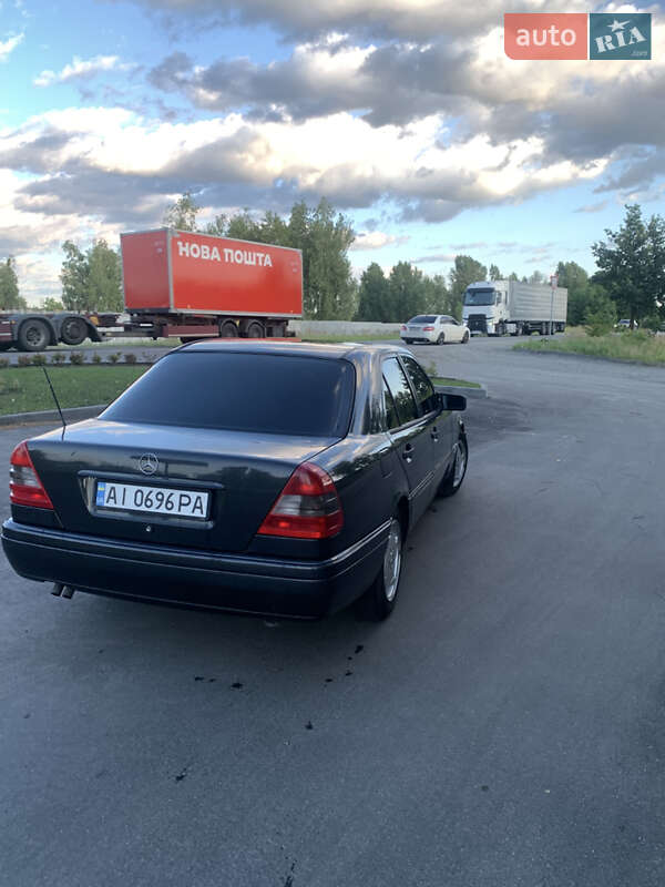 Седан Mercedes-Benz C-Class 1994 в Бучі