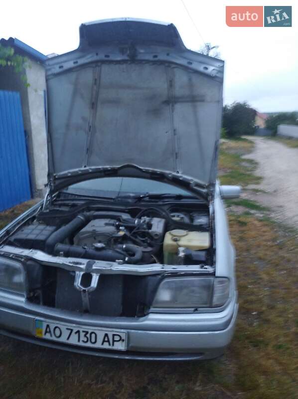 Седан Mercedes-Benz C-Class 1994 в Волочиске