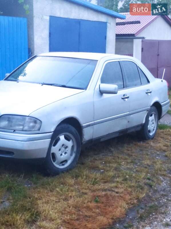 Седан Mercedes-Benz C-Class 1994 в Волочиске