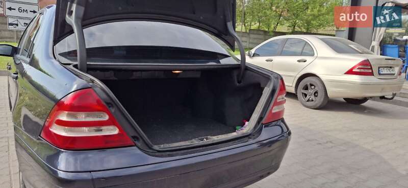 Седан Mercedes-Benz C-Class 2003 в Івано-Франківську
