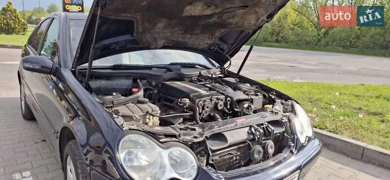 Седан Mercedes-Benz C-Class 2003 в Івано-Франківську