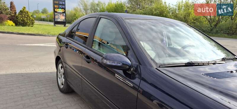 Седан Mercedes-Benz C-Class 2003 в Івано-Франківську