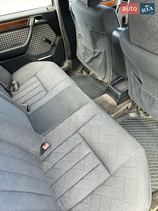 Седан Mercedes-Benz C-Class 1993 в Ковелі