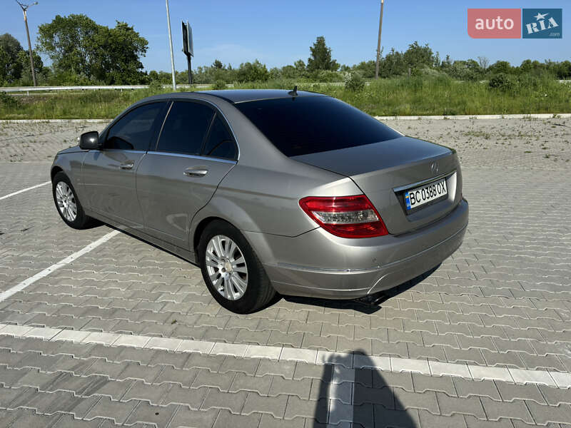 Седан Mercedes-Benz C-Class 2009 в Львове