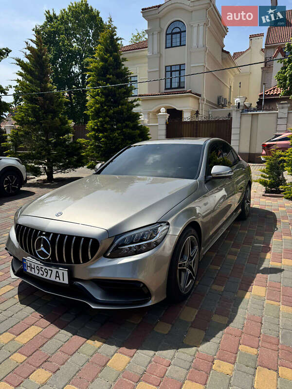 Mercedes-Benz C-Class 2019