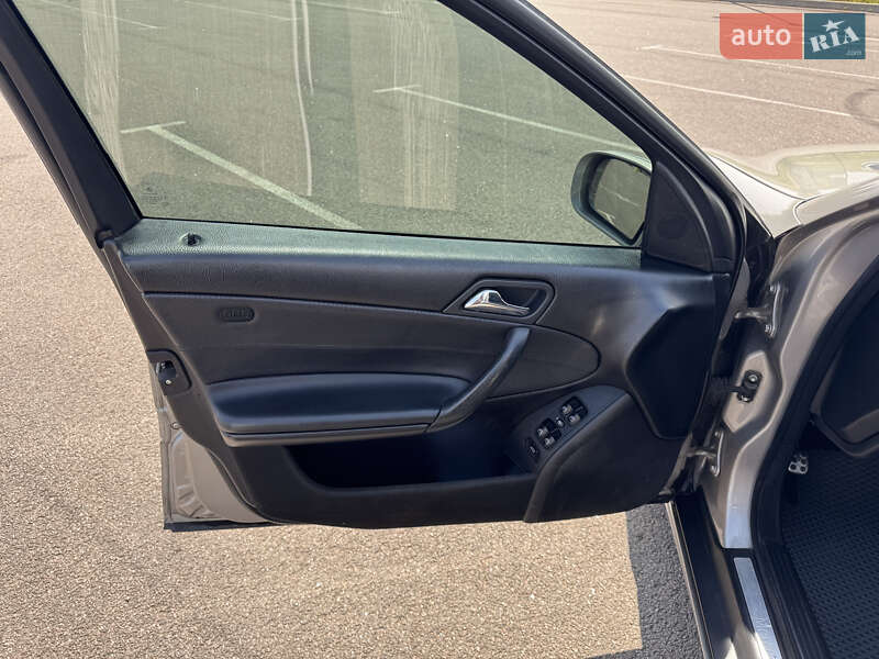 Седан Mercedes-Benz C-Class 2007 в Рівному