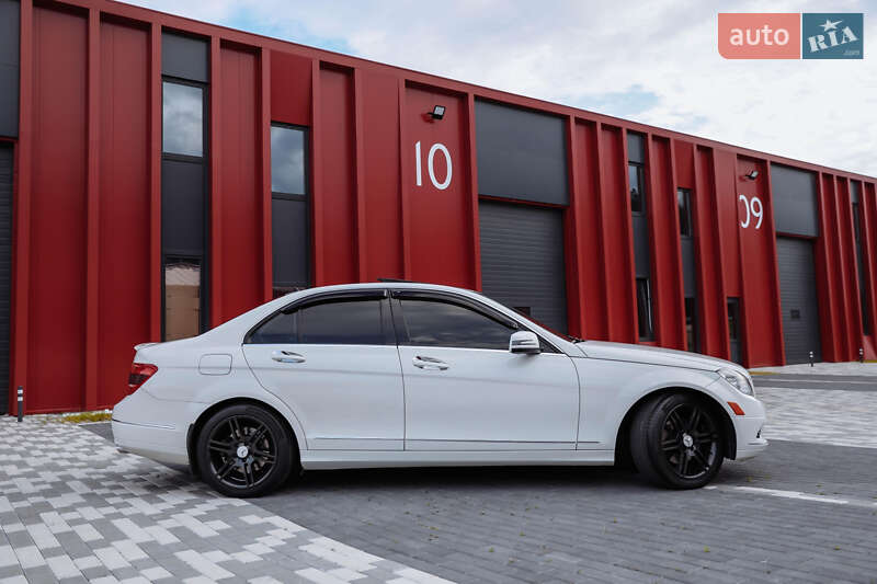 Седан Mercedes-Benz C-Class 2010 в Львове