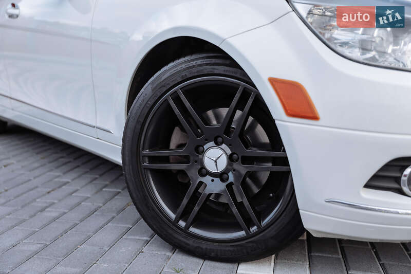 Седан Mercedes-Benz C-Class 2010 в Львове