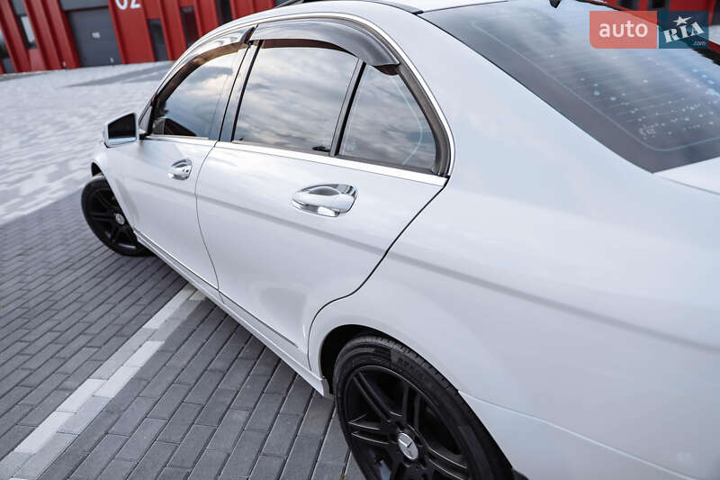 Седан Mercedes-Benz C-Class 2010 в Львове