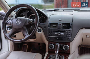 Седан Mercedes-Benz C-Class 2010 в 