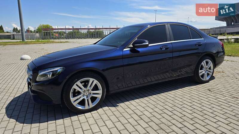 Седан Mercedes-Benz C-Class 2015 в Львові