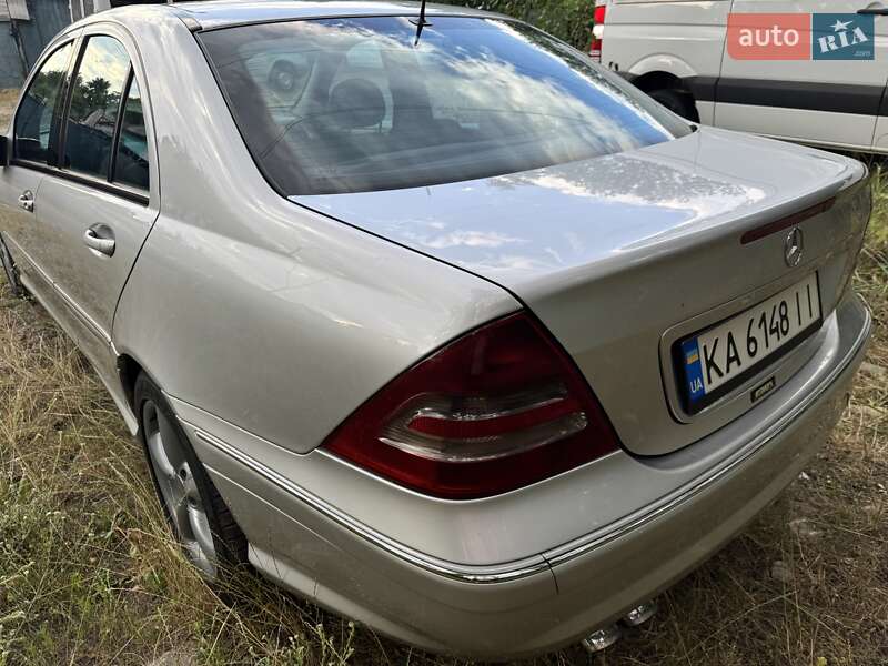 Седан Mercedes-Benz C-Class 2003 в Броварах