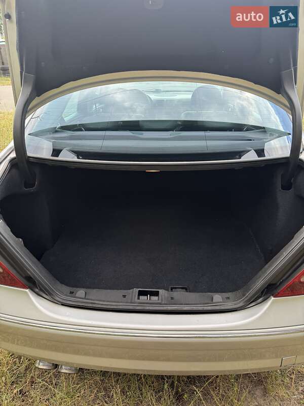 Седан Mercedes-Benz C-Class 2003 в Броварах