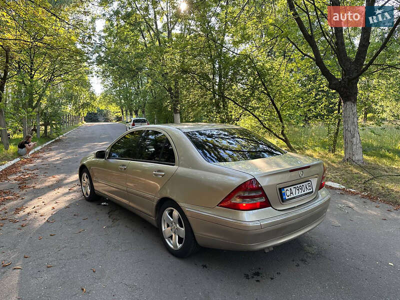 Седан Mercedes-Benz C-Class 2002 в Чернигове