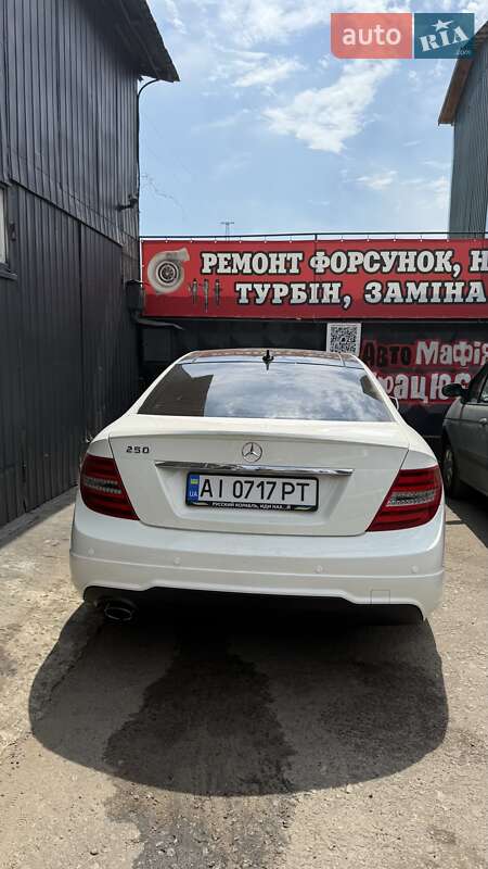 Купе Mercedes-Benz C-Class 2012 в Києві
