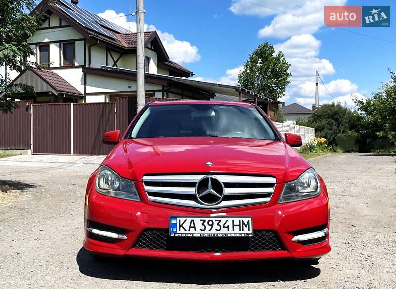 Седан Mercedes-Benz C-Class 2012 в Києві