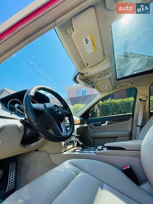 Седан Mercedes-Benz C-Class 2012 в Києві