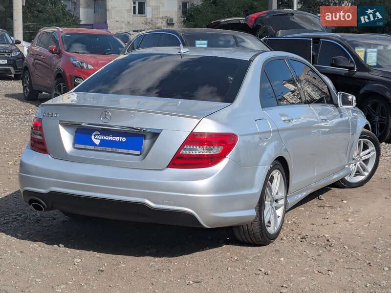 Седан Mercedes-Benz C-Class 2011 в Києві