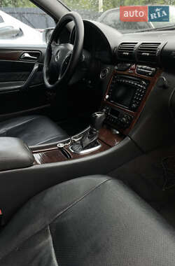 Седан Mercedes-Benz C-Class 2003 в 
