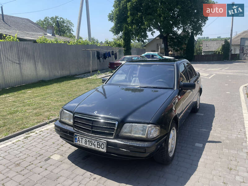 Седан Mercedes-Benz C-Class 1994 в Чернівцях