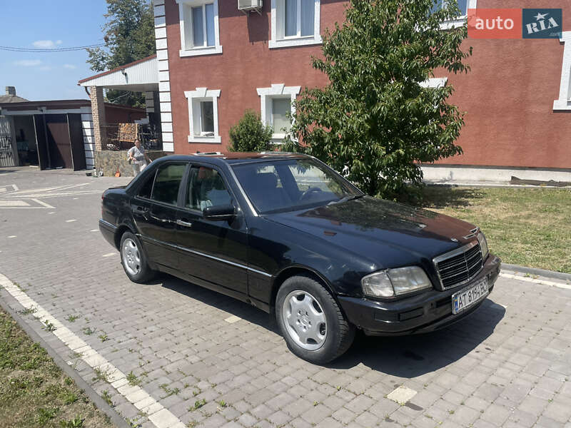 Седан Mercedes-Benz C-Class 1994 в Чернівцях