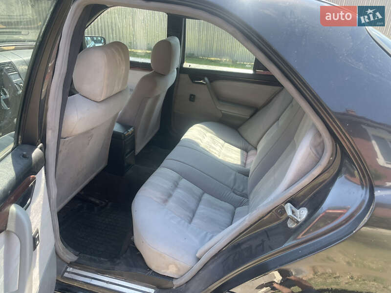 Седан Mercedes-Benz C-Class 1994 в Чернівцях