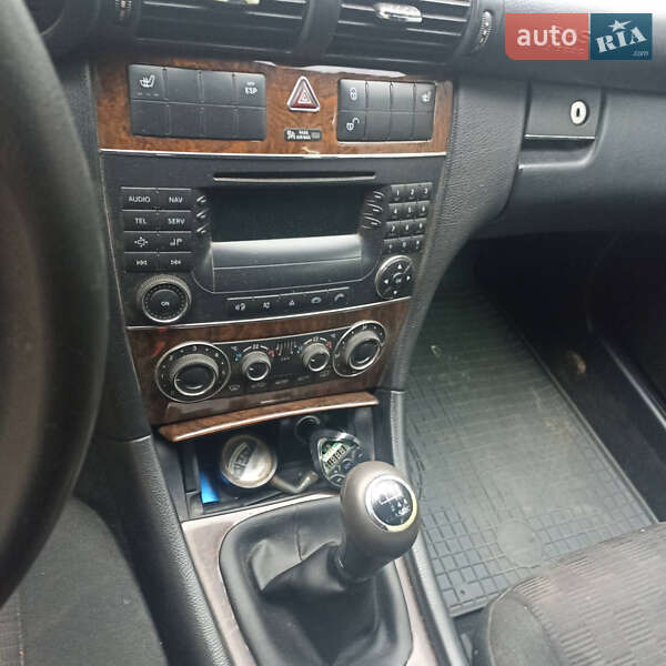 Універсал Mercedes-Benz C-Class 2004 в Сваляві