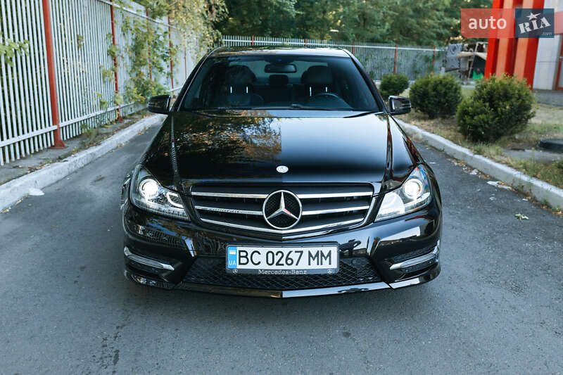 Седан Mercedes-Benz C-Class 2013 в Днепре