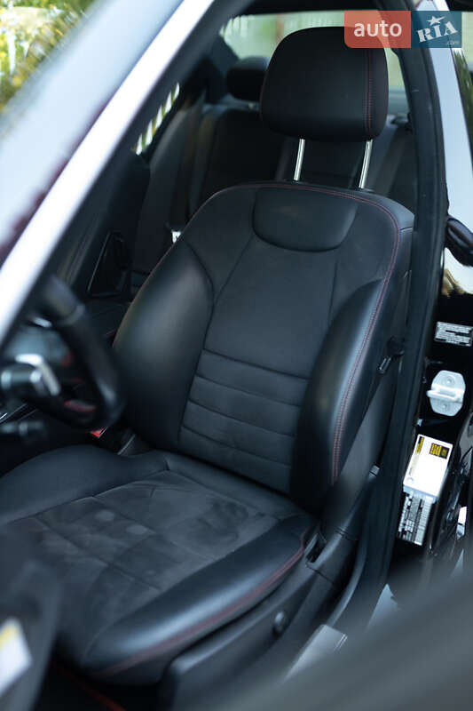 Седан Mercedes-Benz C-Class 2013 в Днепре