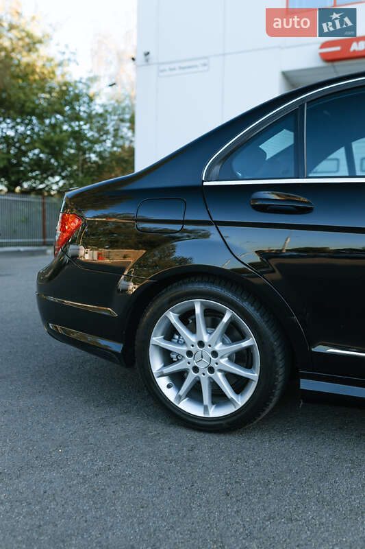 Седан Mercedes-Benz C-Class 2013 в Днепре