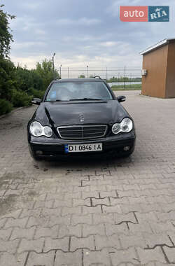 Універсал Mercedes-Benz C-Class 2002 в Чернівцях