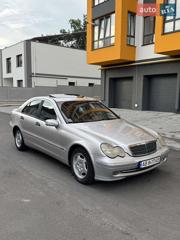 Седан Mercedes-Benz C-Class 2002 в 