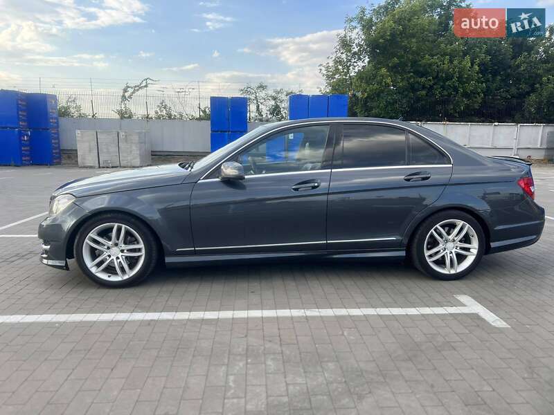 Седан Mercedes-Benz C-Class 2012 в Білій Церкві