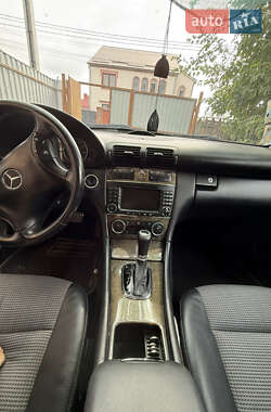Седан Mercedes-Benz C-Class 2005 в 