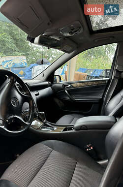 Седан Mercedes-Benz C-Class 2005 в 