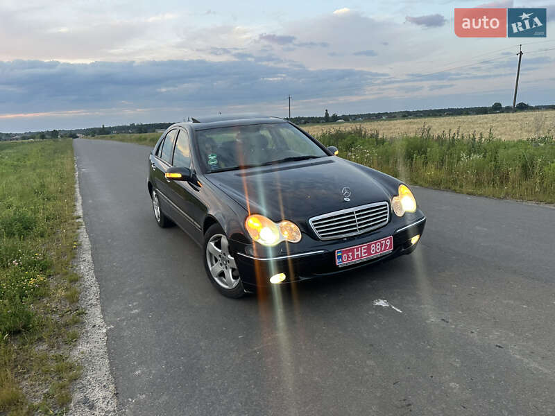 Седан Mercedes-Benz C-Class 2003 в Луцке