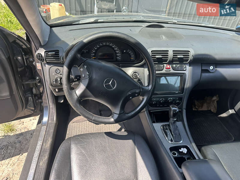 Седан Mercedes-Benz C-Class 2003 в Луцке