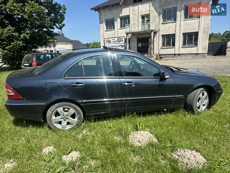 Седан Mercedes-Benz C-Class 2003 в Луцке