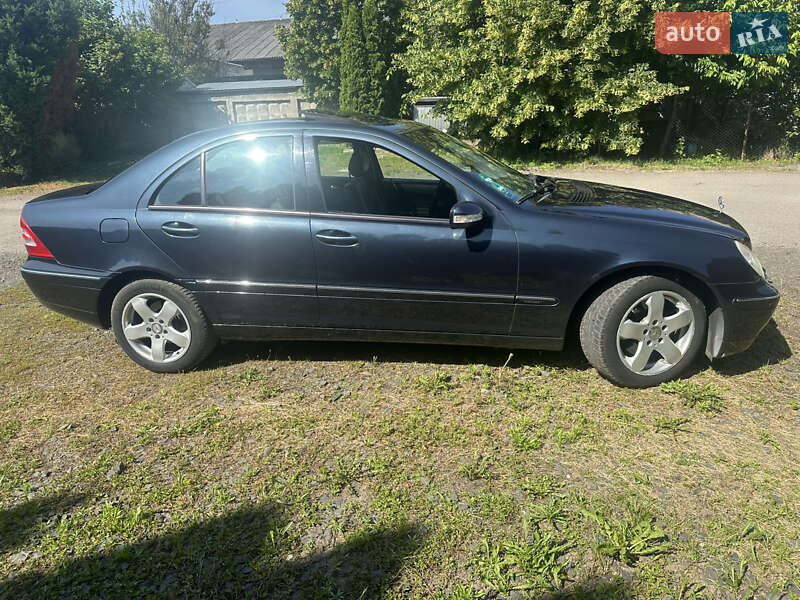 Седан Mercedes-Benz C-Class 2003 в Луцке