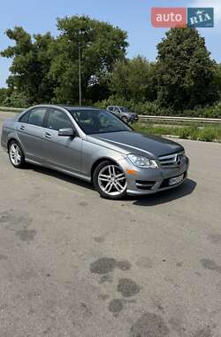 Седан Mercedes-Benz C-Class 2011 в Сумах