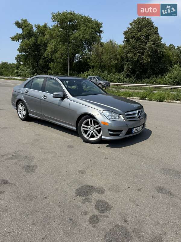 Седан Mercedes-Benz C-Class 2011 в Сумах