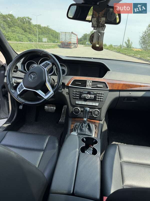 Седан Mercedes-Benz C-Class 2011 в Сумах