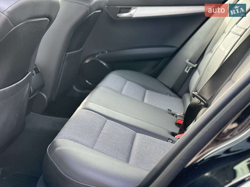 Седан Mercedes-Benz C-Class 2007 в Старокостянтинові