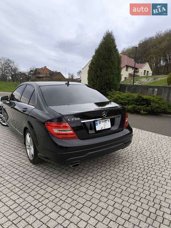 Седан Mercedes-Benz C-Class 2012 в Львові